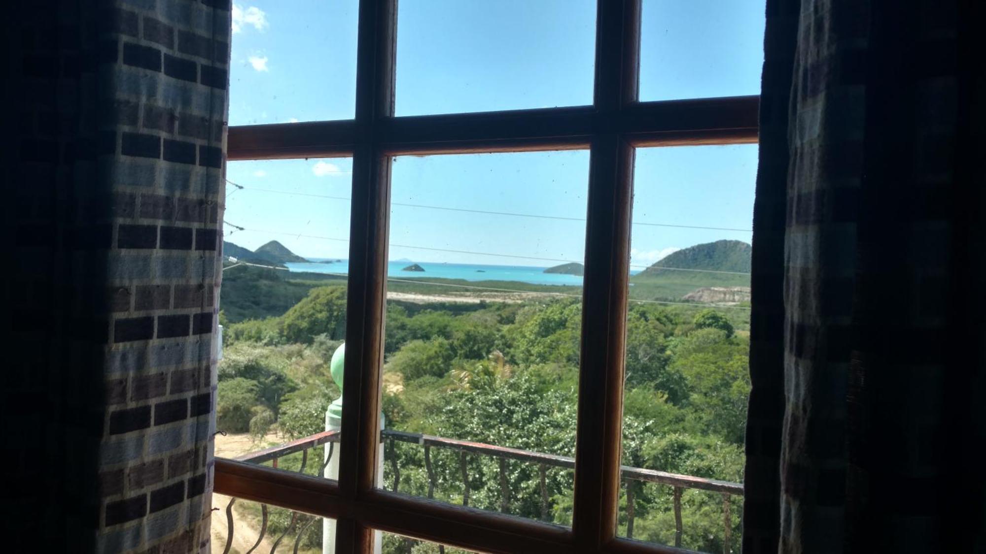 Zeus Estate Guesthouse St. John's Exteriör bild